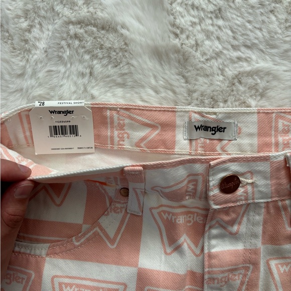 NWT Wrangler - Signature Logo Print Festival Cut Off High Rise Denim Shorts - Picture 11 of 14